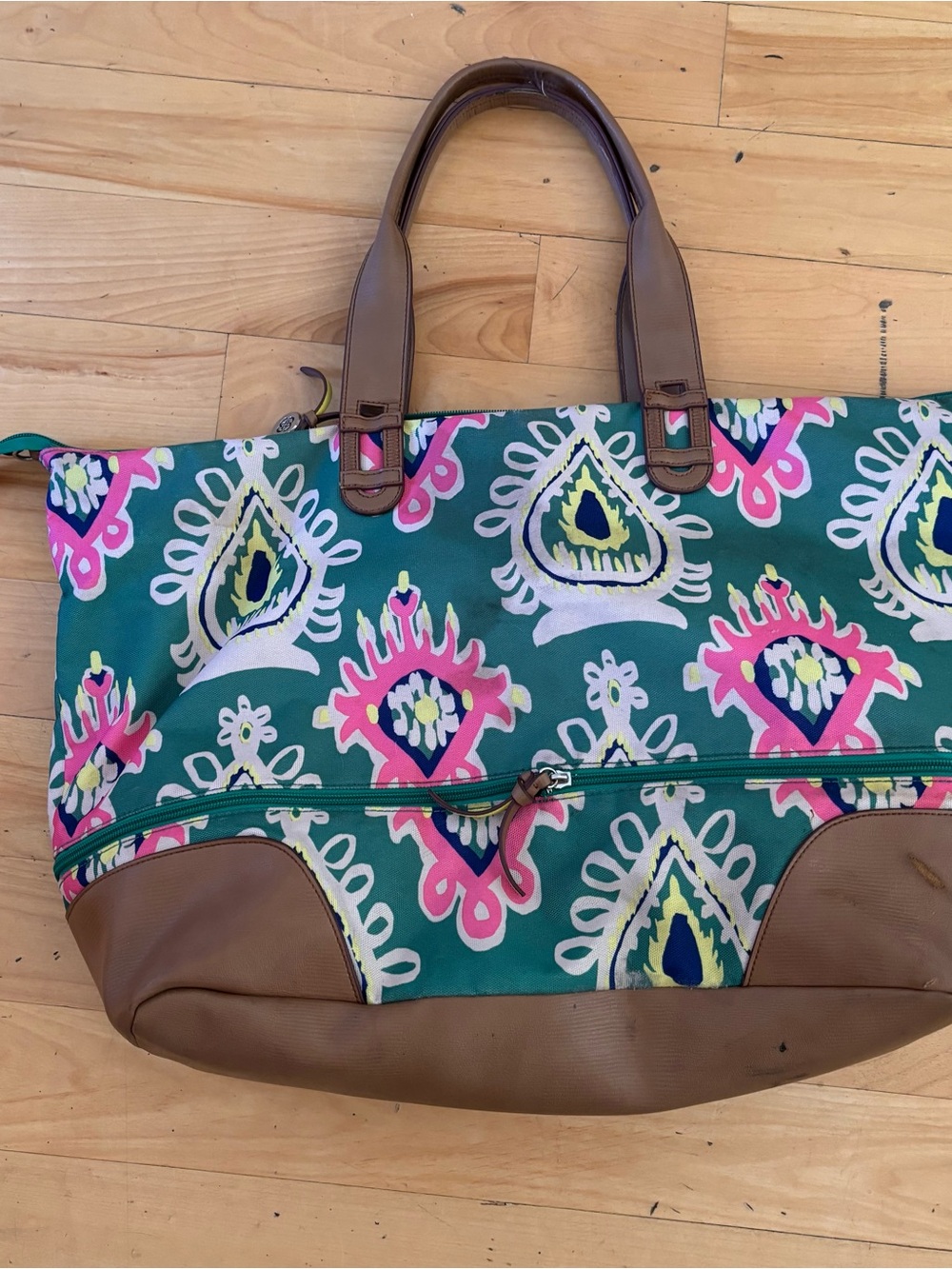 Stella and Dot Green Patterned Canvas Tote Bag with Brown Trim adjustable.